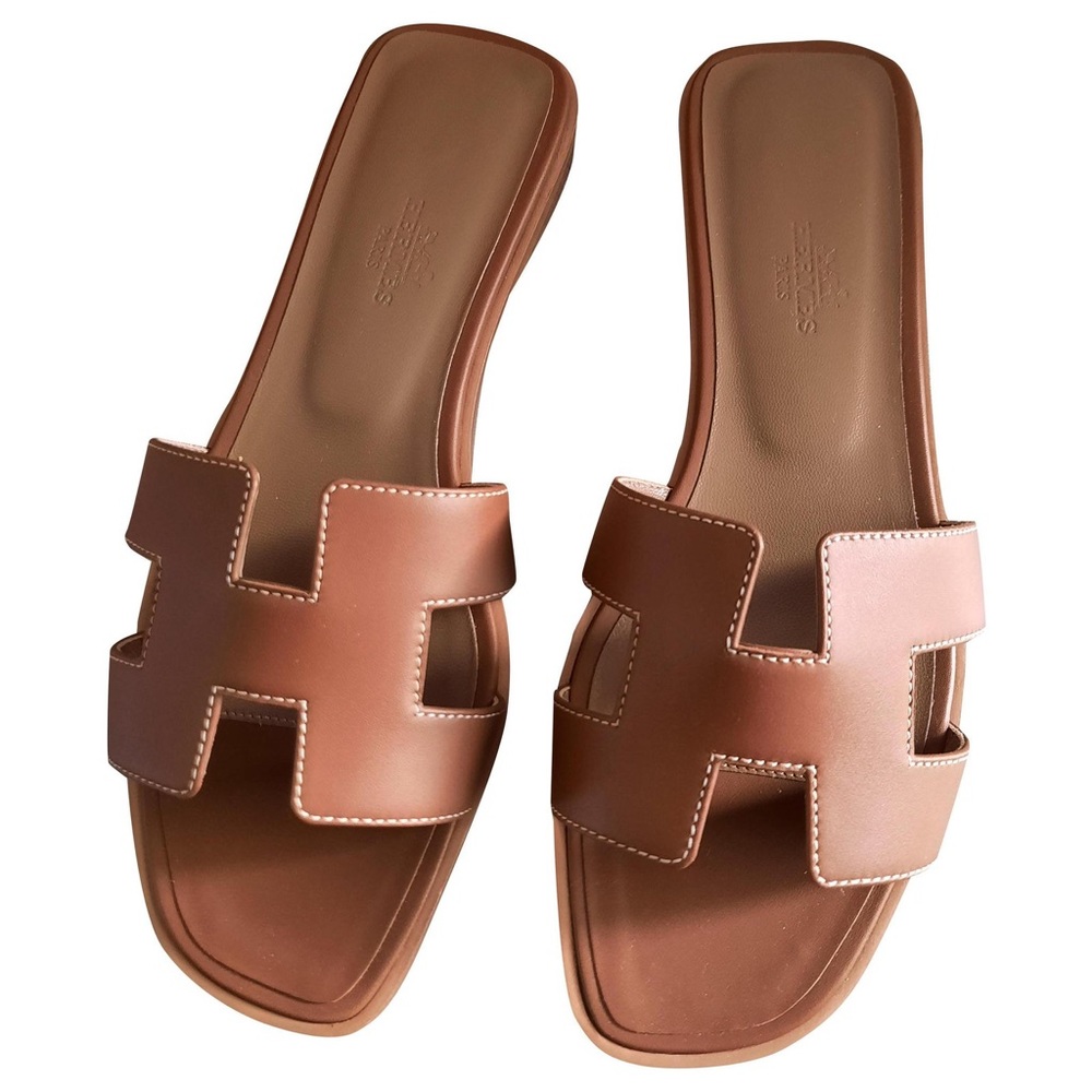 ✨ Hermes Oran Flat Sandal - Caramel/Gold ✨